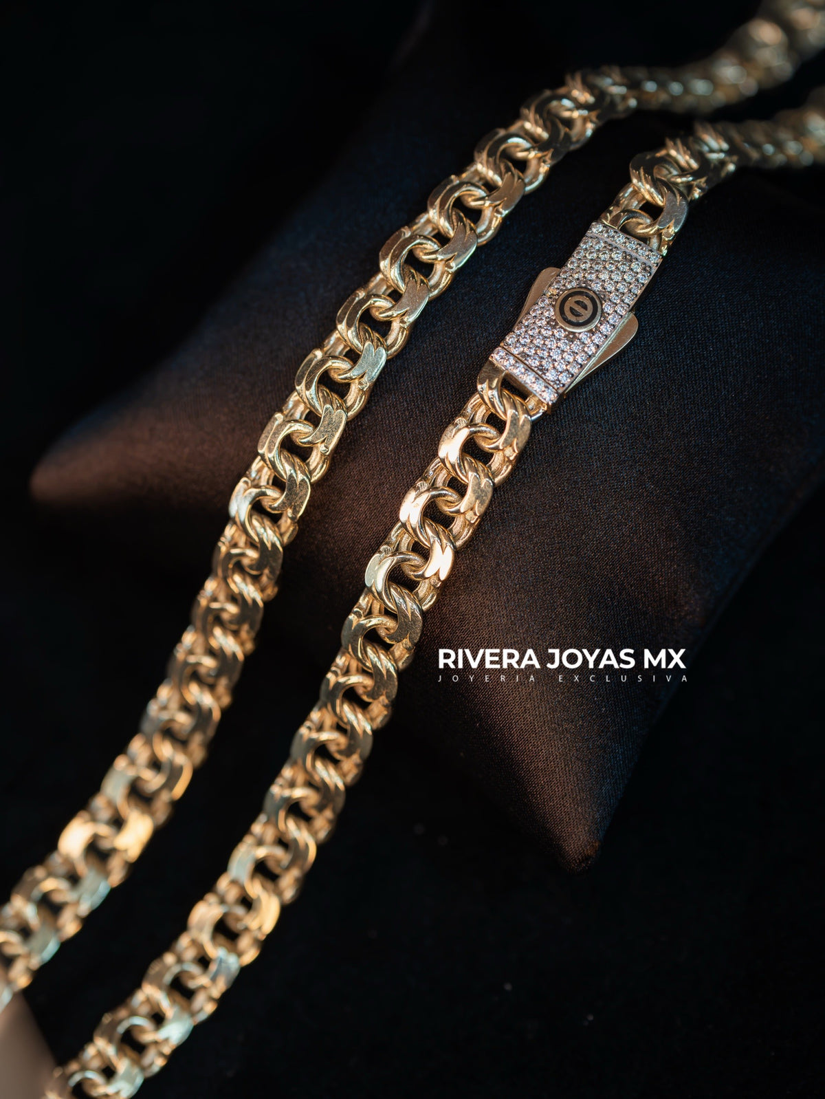 Cadena Tejido Chino 8 mm con Broche Pavé en Oro 10K