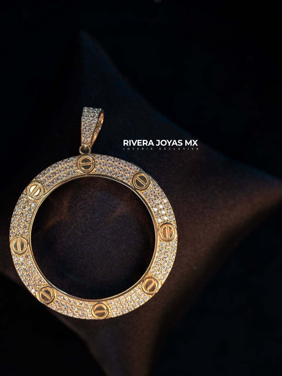 Bisel para centenario con zirconias suizas largas 4.7 cm 10k