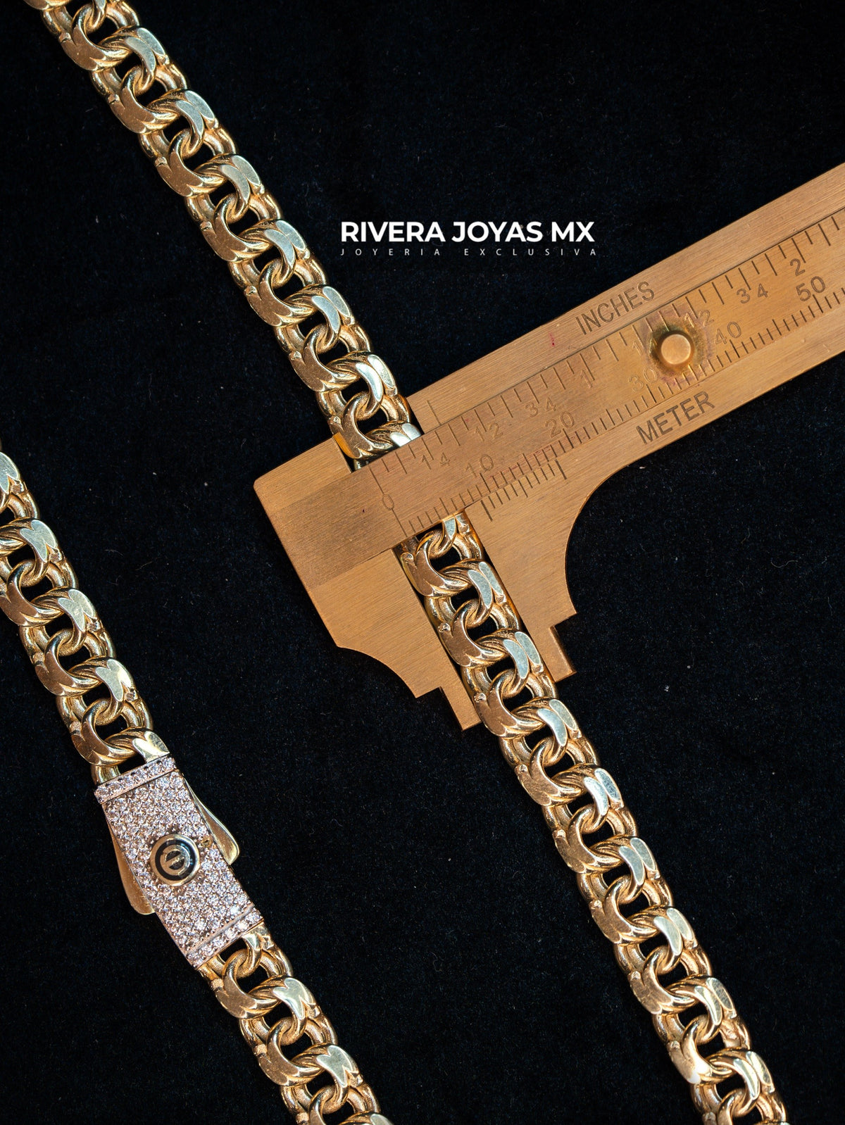 Cadena Tejido Chino 8 mm con Broche Pavé en Oro 10K