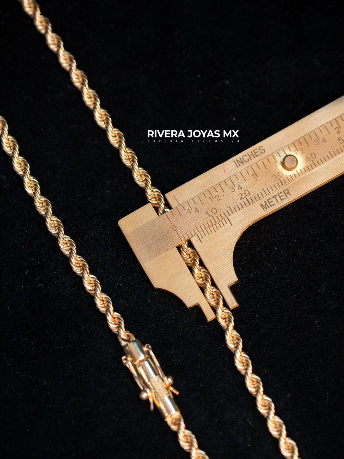 Cadena Torzal en Oro Sólido 10K con Broche Cilíndrico y seguros de ochos 4 mm