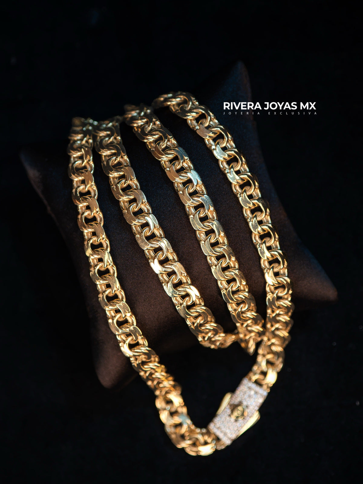 Cadena Tejido Chino 8 mm con Broche Pavé en Oro 10K