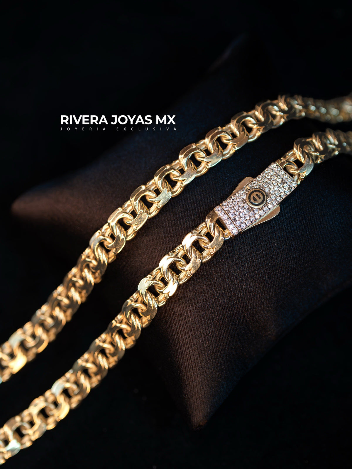 Cadena Tejido Chino 8 mm con Broche Pavé en Oro 10K