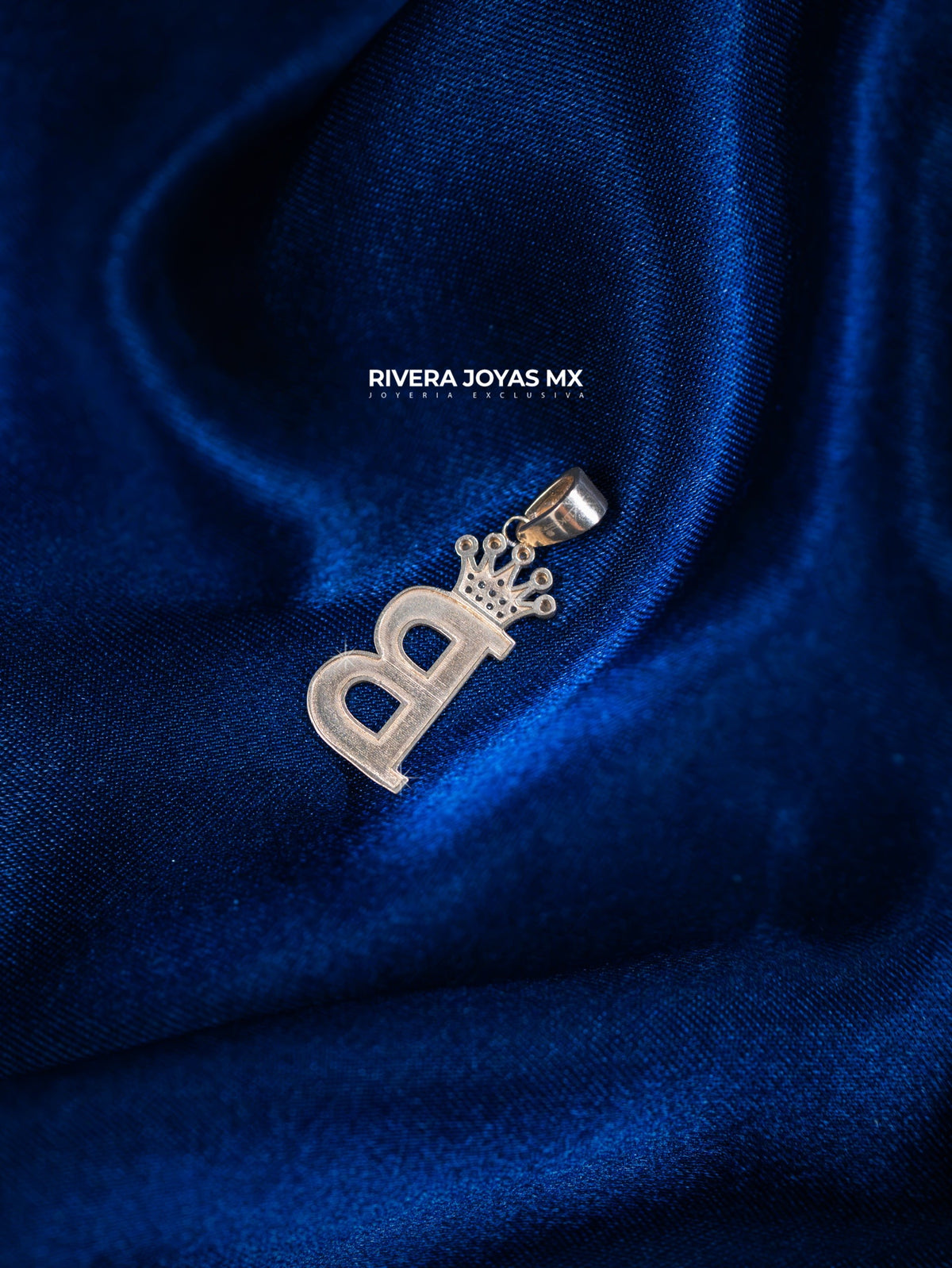 Dijes de Inicial con Corona de Zirconias en Oro 10k
