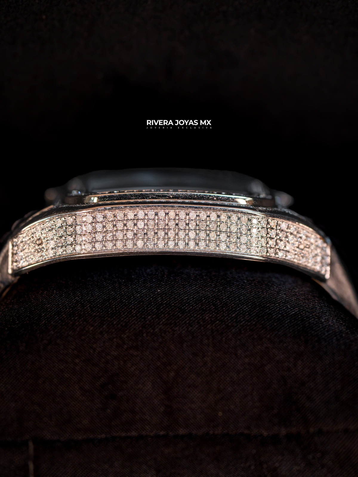 Reloj Cartier Santos XL correa negra full Iced 2026
