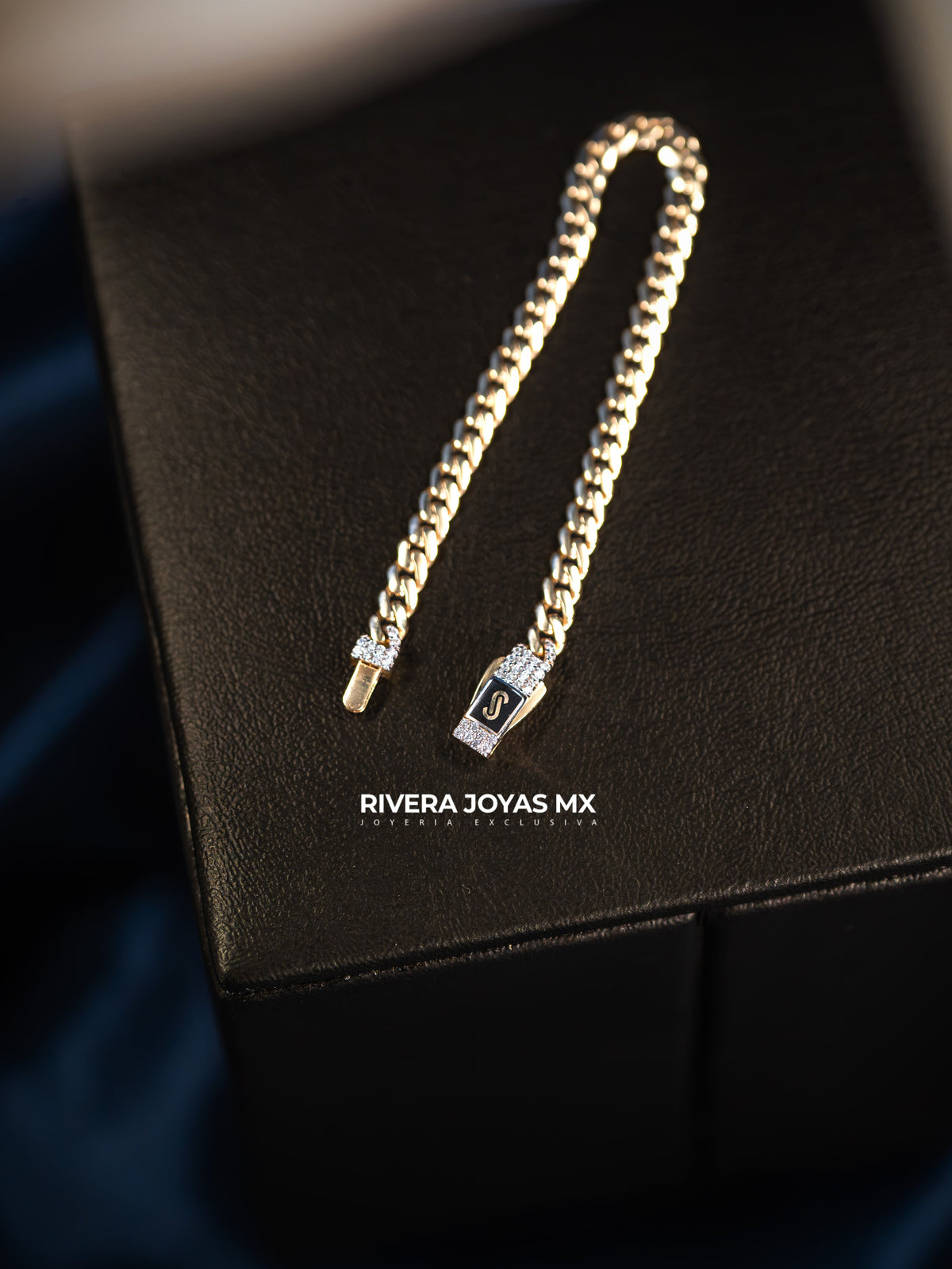 Pulso tejido Classic con broche Swarovski blanco redondo 4 mm