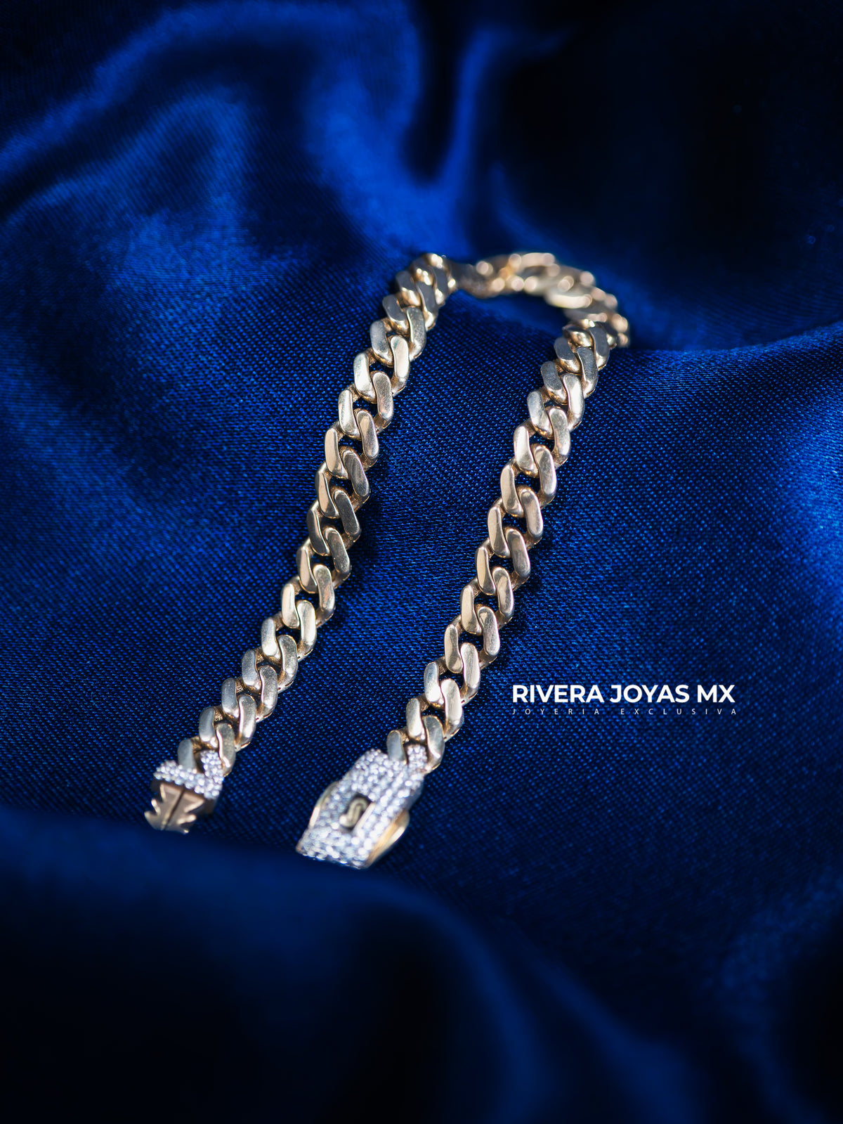 Pulso tejido Classic 8 mm con broche Swarovski blanco redondo